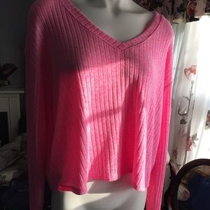 NWT - Pink - Knit V-neck Top Size Medium